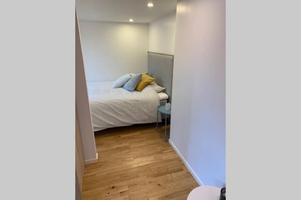 Nyrenoverat Kaellarlaegenhet Apartman Ljungskile Kültér fotó