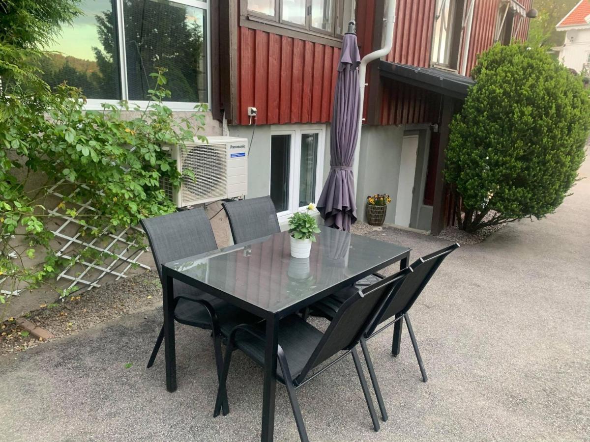 Nyrenoverat Kaellarlaegenhet Apartman Ljungskile Kültér fotó